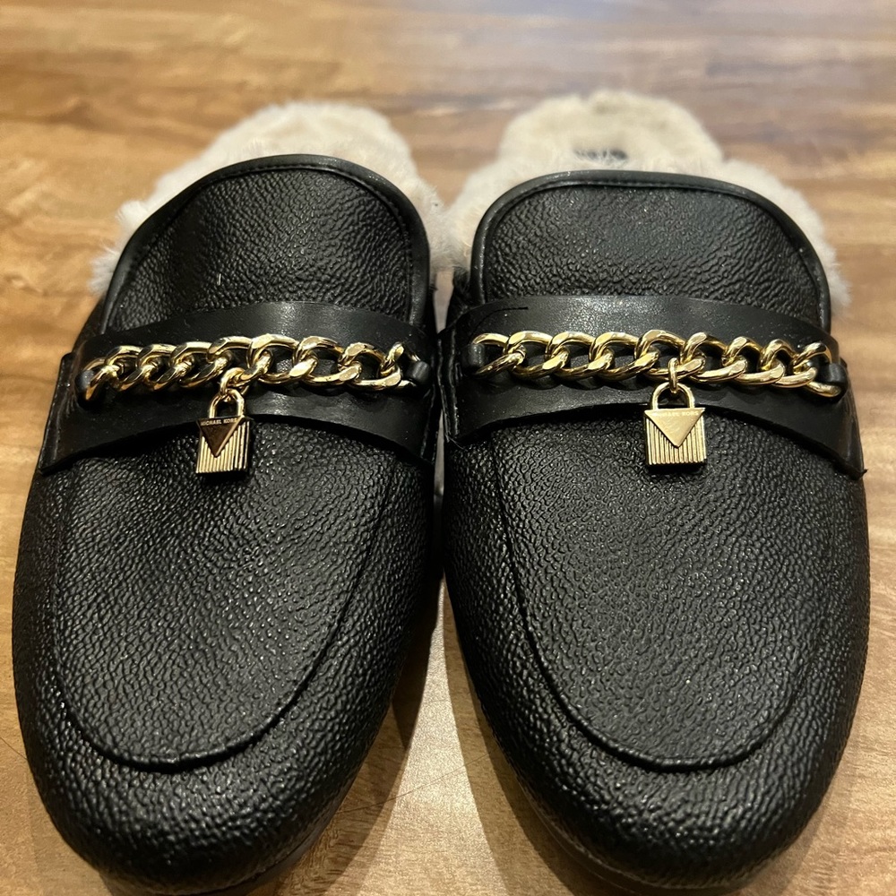 Micheal Kors fur mules black with fur size 6